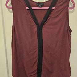 SLEEVELESS TOP