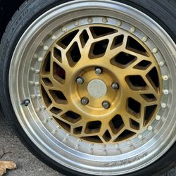 Selling used Regen5 brushed gold/ polished lip 18 in rims (set of 4) 5 x 112 with spacers.