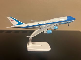 Air Force One (50 each), nuevos y en caja.