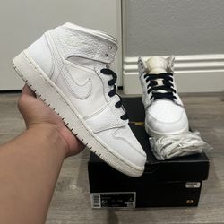 Jordan 1 Mid Triple White