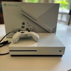 Xbox one s Brand New Used One Time 