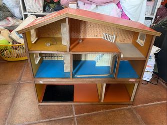 Lundby’s Antique Doll House 1970s