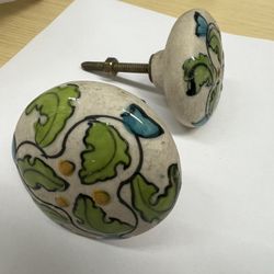 Set Of Two Knobs