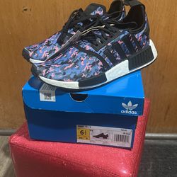 Adidas 6.5 Youth Shoes