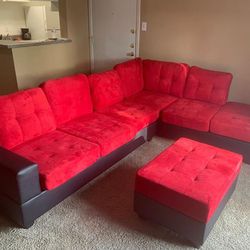 Heights Red/Black Reversible Sectional with Storage Ottoman /couch /Living room set