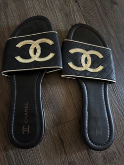 Black & Gold Sandals 🖤✨
