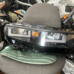 2022-24 IONIQ  5 RIGHT HEADLIGHT 