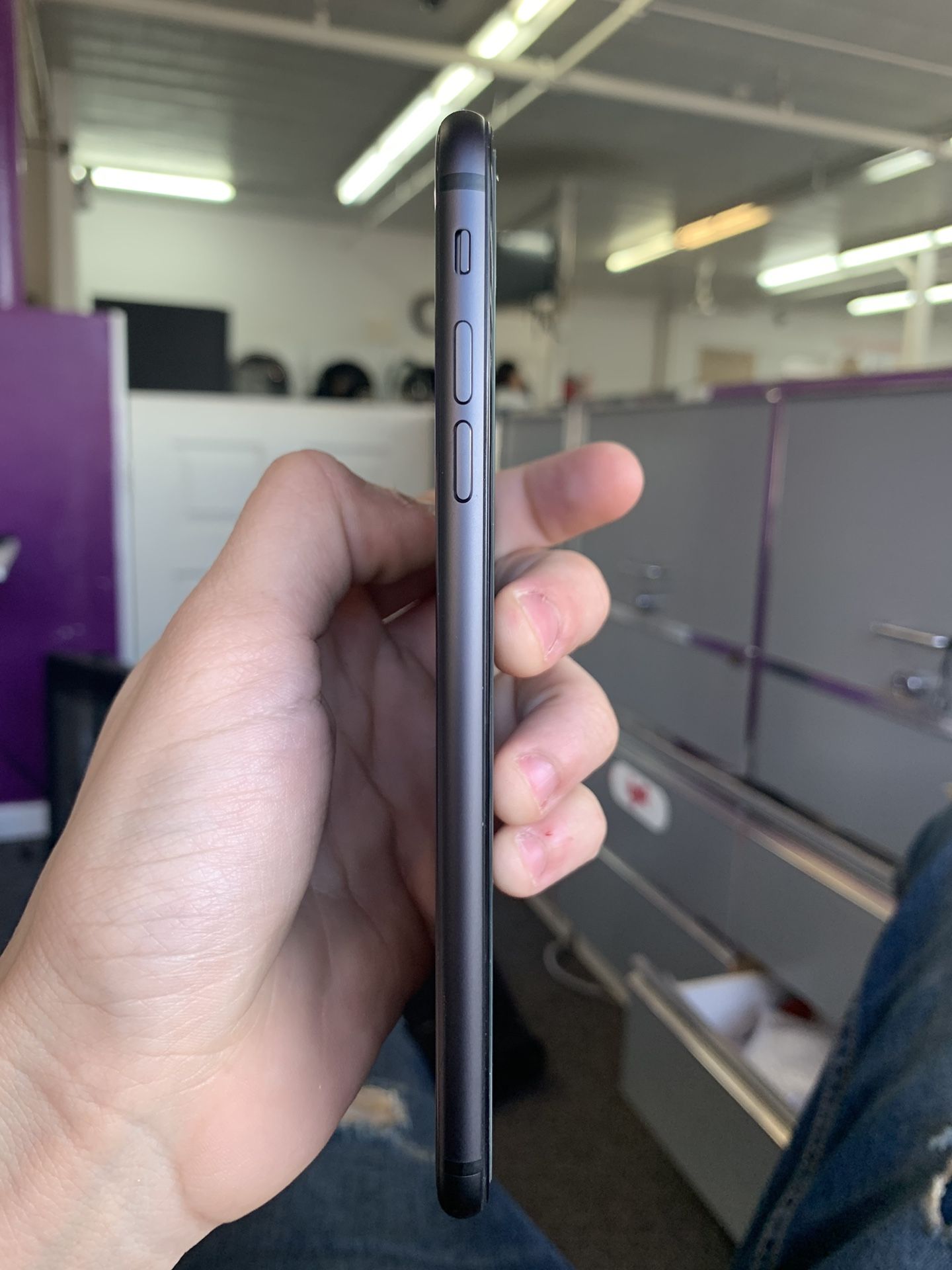 IPHONE 8 PLUS 64GB UNLOCKED