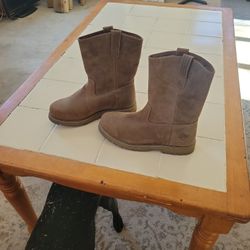 Size 12 Muck Boots Waterproof New