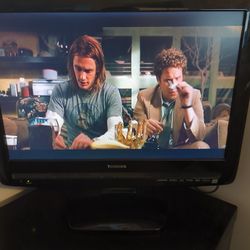 19in LCD Toshiba DVD/TV w/HDMI input