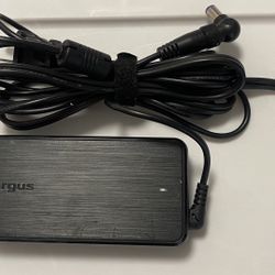 Targus 90W AC Semi-Slim Universal Laptop Charger APA90US