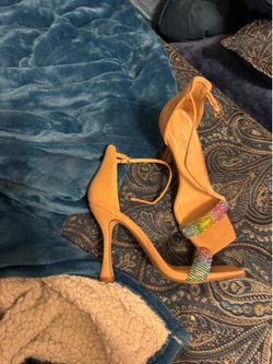 Soda heels size 8