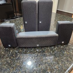 Boston Acoustic 5pc Speakers Model MCS130 Front L and R Center and 2 Surround Sound Speakers