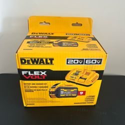 $180 NEW Dewalt FLEXVOLT 9.0ah Battery + Fast Charger Starter Kit (20-Volt)