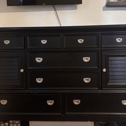 Dresser / Tv Stand