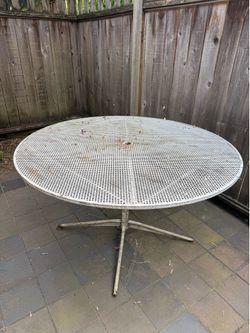 Round Metal Outdoor Patio Table