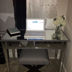 Selling Furniture And Home Decor