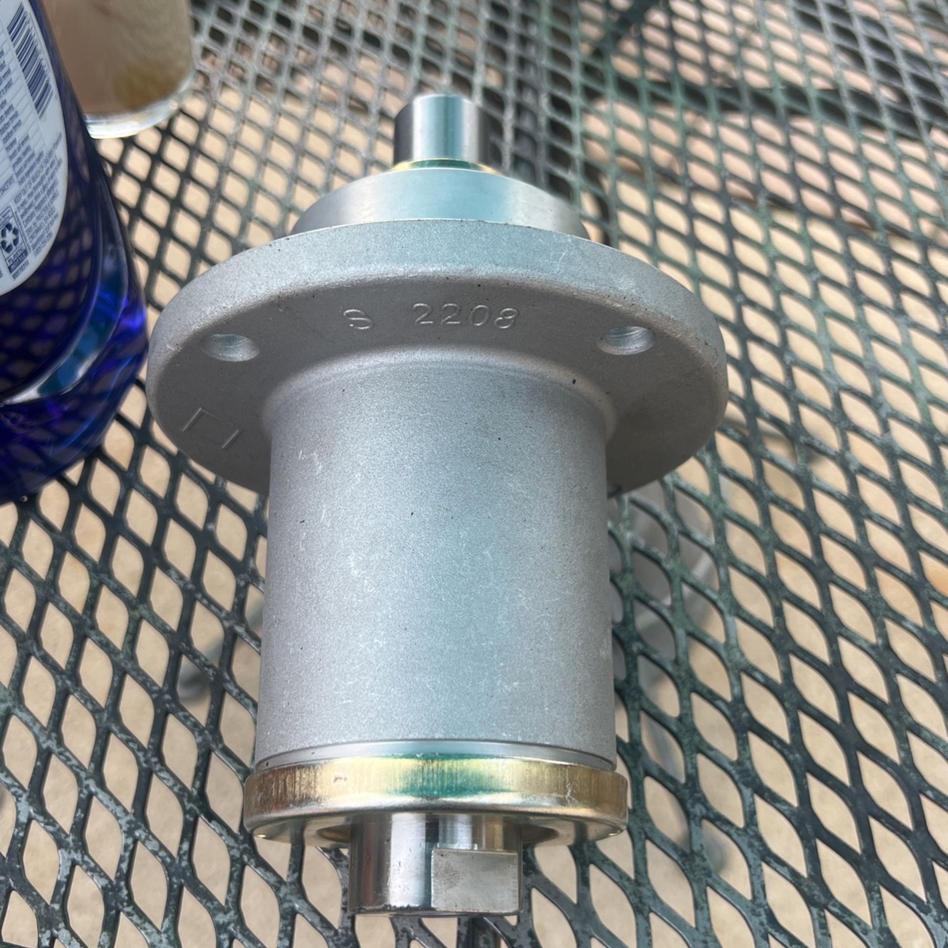 Blade Spindle