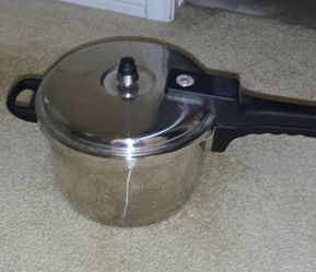 Stainless Steel Stovetop Pressure Cooker