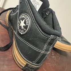 Shoes Converse Men’s 7 Women’s 9