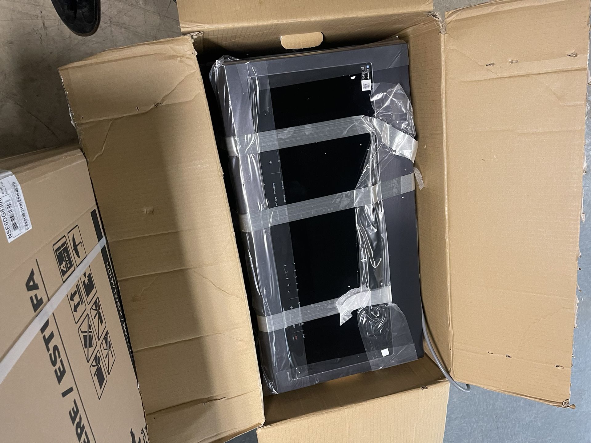 Samsung Black Stainless Stee Over The Range Microwave 