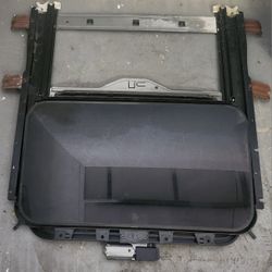 Sunroof With Motor (2005 Infiniti G35 Sedan)
