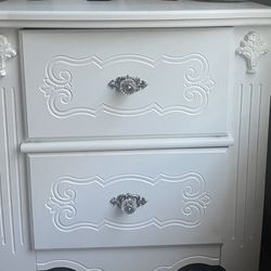 Chic White Dresser Set