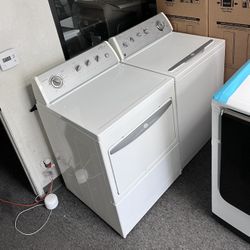 WHIRLPOOL WASHER AND GAS DRYER SET