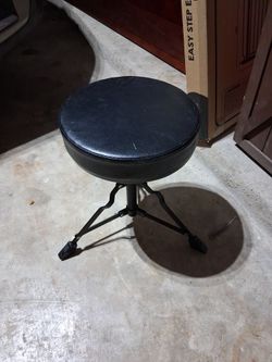 Drum kit seat