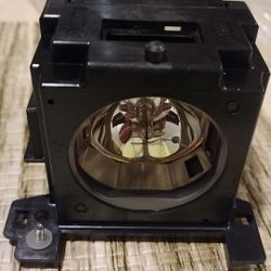 Hitachi , 70v 180 w. Projector replacement lamp