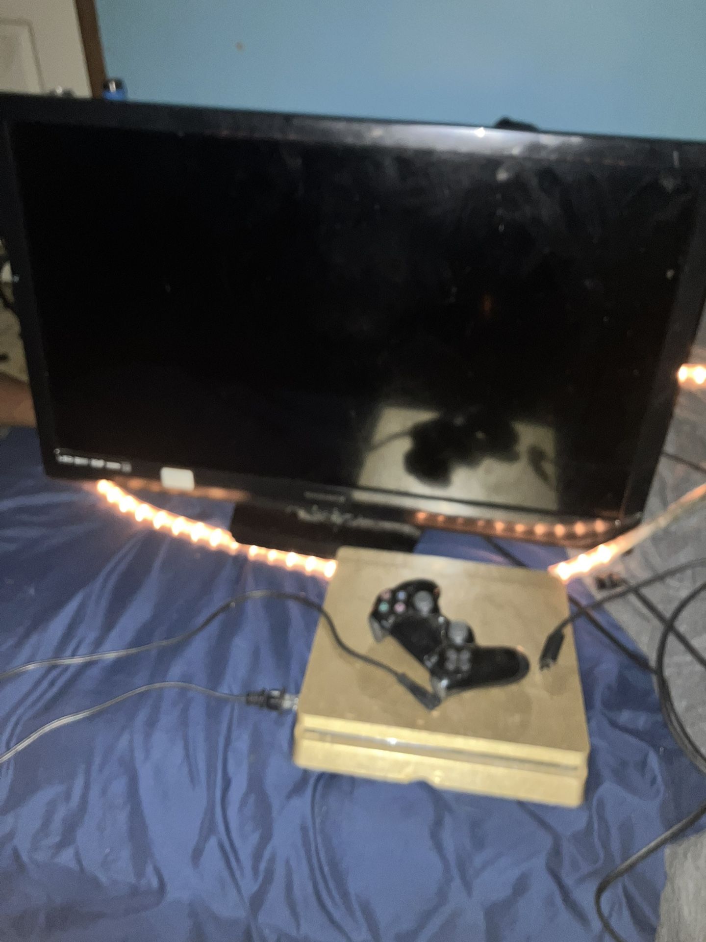 PlayStation 4 With 32 Inch Tv