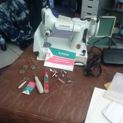 Singer Electric Sewing Machine Featherweight