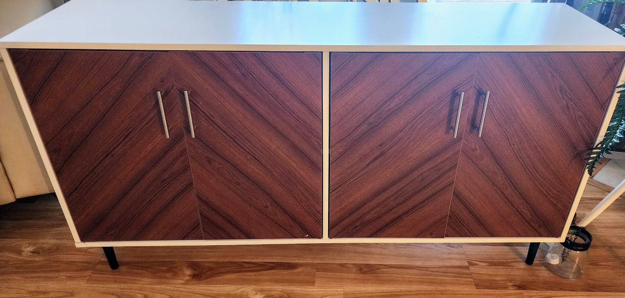 BEAUTIFUL SIDEBOARD/BUFFET SERVER