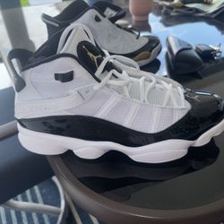 Mens Size 10.5  Jordan Sneakers
