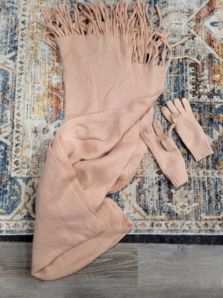 Steve Madden Scarf And Gloves