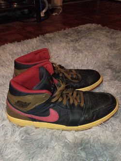 Nike Air Jordan Black Red Olive men's size 13