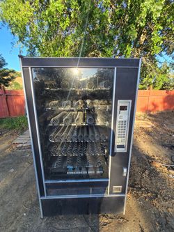 VENDING MACHINE