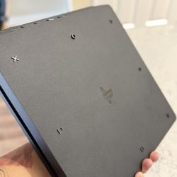 PlayStation 4 Slim