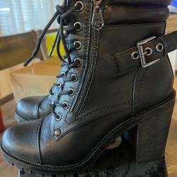 Women’s Guess Boots 