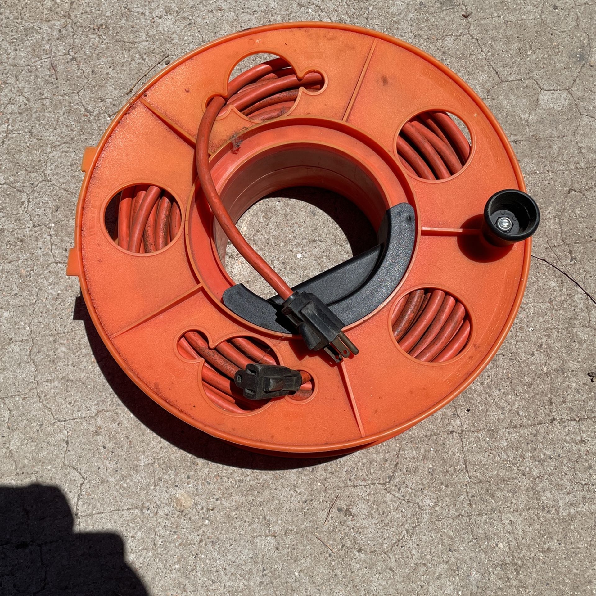 Extension Cord With Wheel
