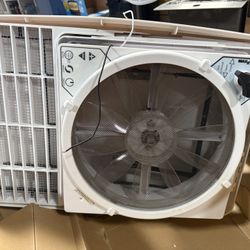 Maxxfan Deluxe 5100K 10 Speed Intake & Exhaust White Lid AS-IS