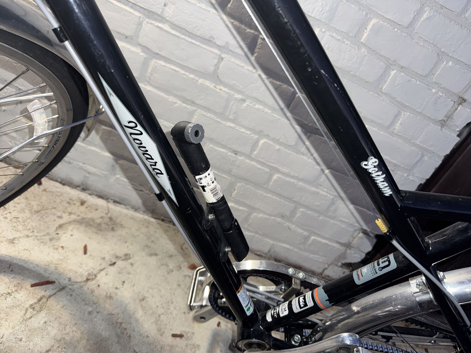 REI Novara Gotham Commuter Bicycle(L-XL) 2013 model