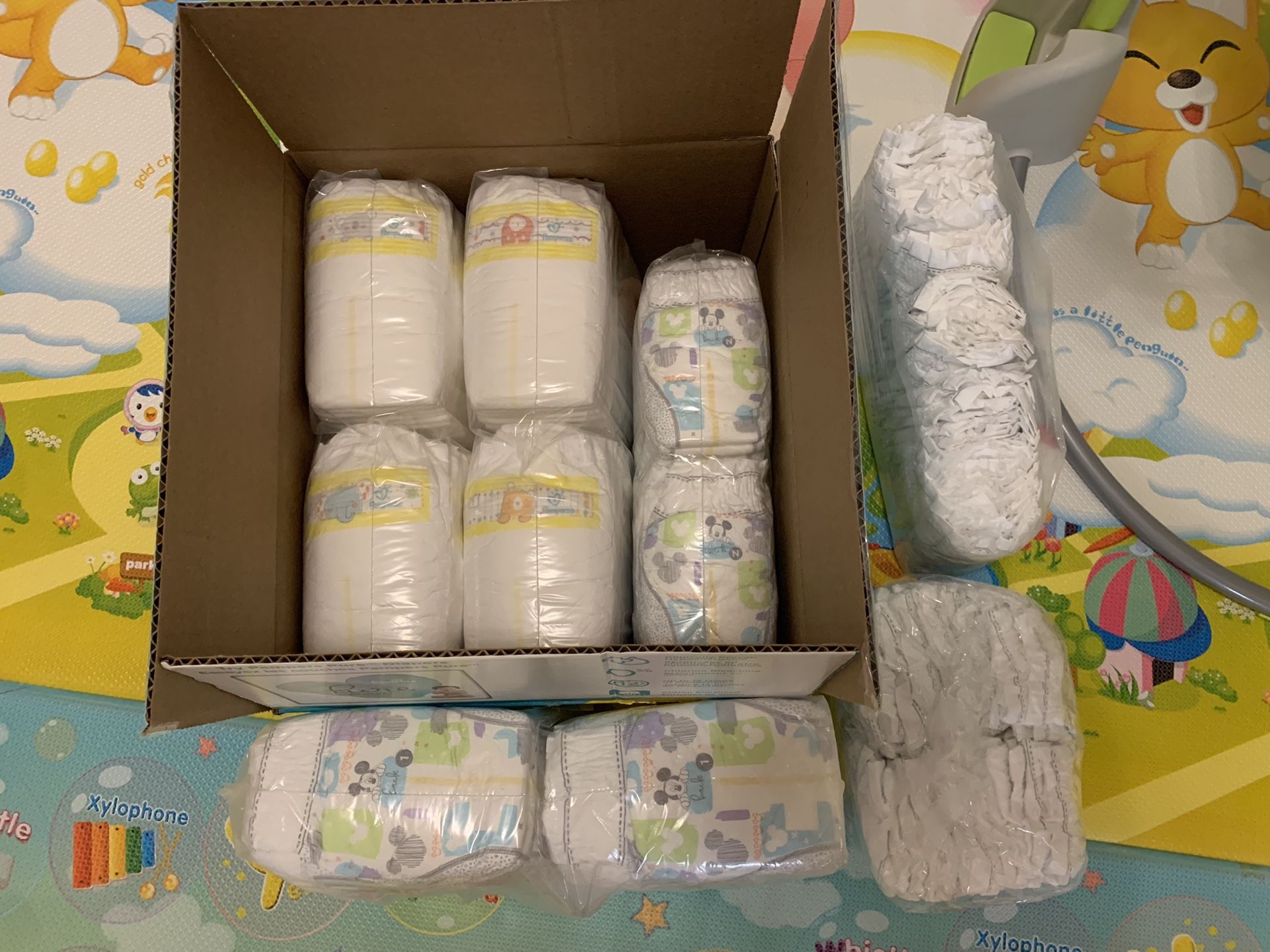 Huggies N Pampers Swaddlers Diapers 248pcs + 53 Free