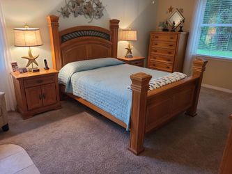 Complete queen bedroom set