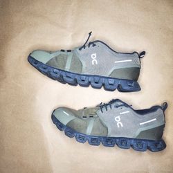 On Cloud 5 Running Shoes - Women's Size 8.5 Green Waterproof Sneakers