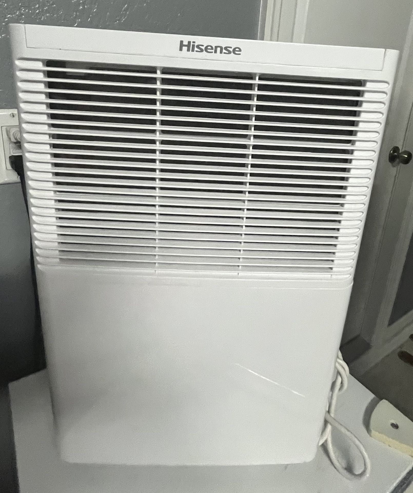 Hisense 25-Pint Dehumidifier (Model DH3020K1W) – Great Condition