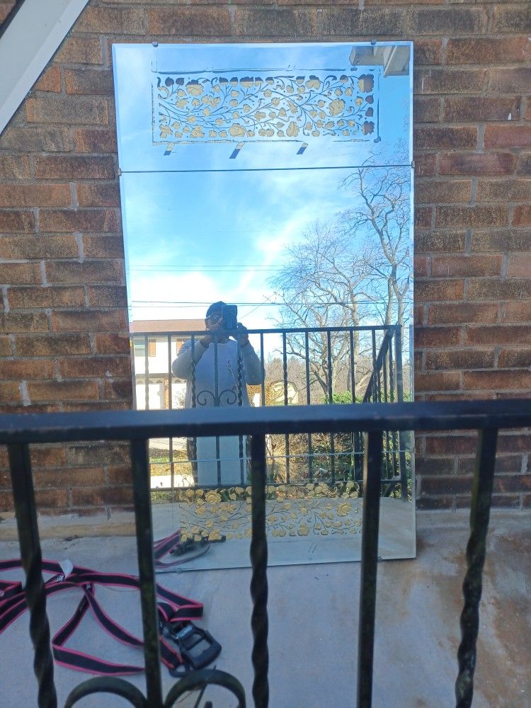 Mirror.