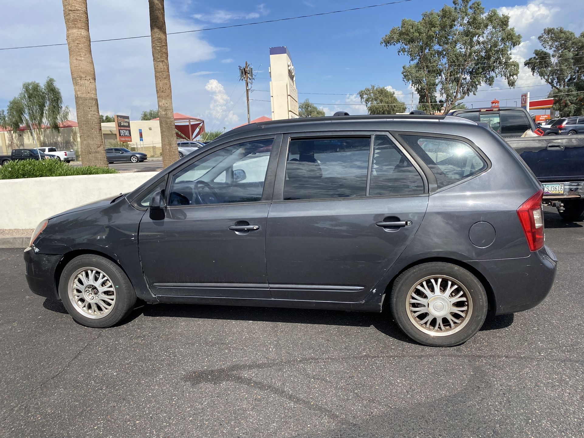 2007 KIA Rondo