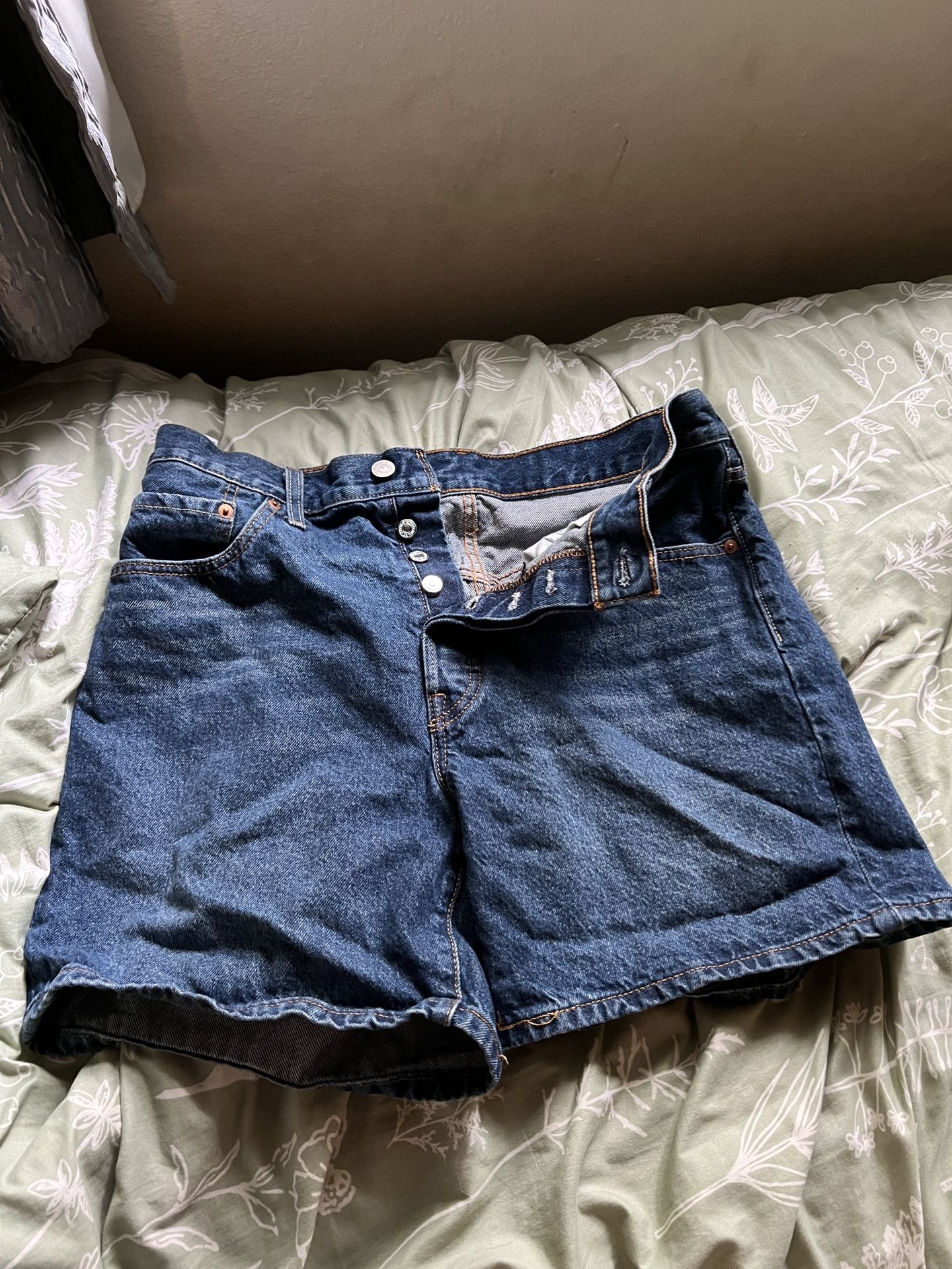 LEVI’S 501 Buttonfly Mid Short SIZE 31 
