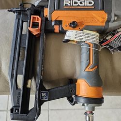 Brand New RIDGID
Pneumatic 16-Gauge 2-1/2 in. Straight Finish Nailer with CLEAN DRIVE Technology